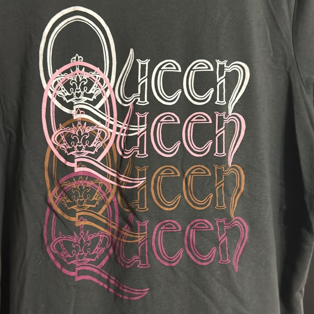 Queen Cotton & Polyester Short Sleeve Crewneck Band Tee Size: 1